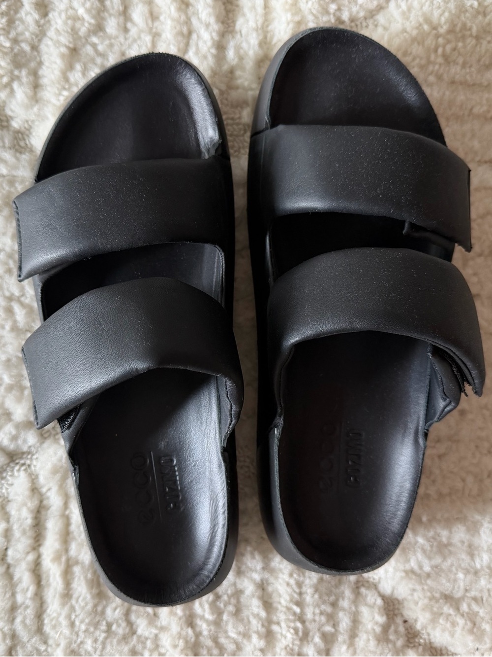 Ecco Black Cozmo Padded Slide Sandals